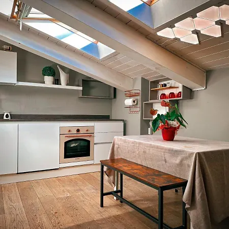 Apartman Accogliente Mansarda In Centro Storico *